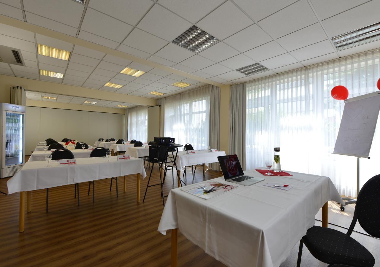 Michel Hotel Frankfurt Airport Rüsselsheim Exteriör bild
