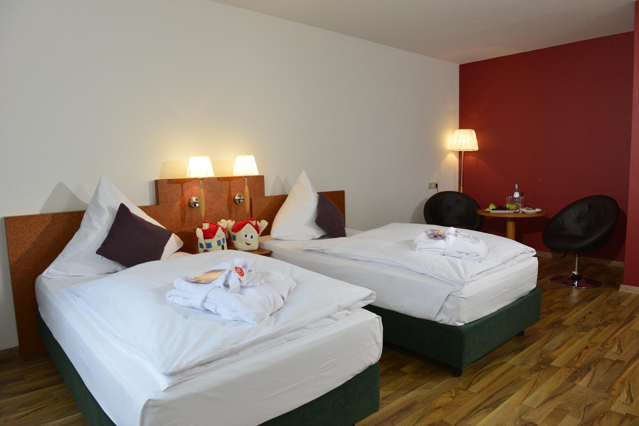 Michel Hotel Frankfurt Airport Rüsselsheim Exteriör bild