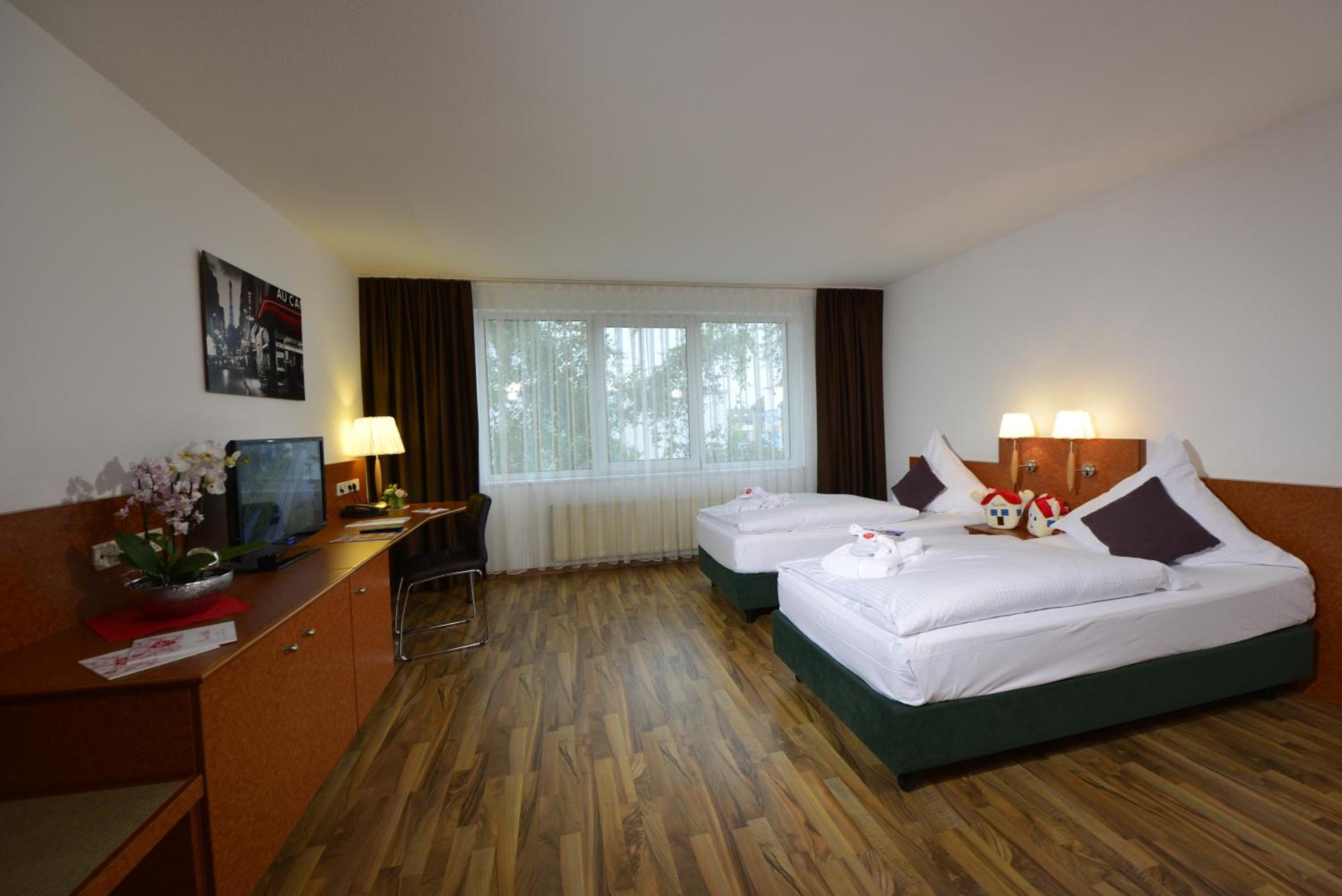 Michel Hotel Frankfurt Airport Rüsselsheim Exteriör bild